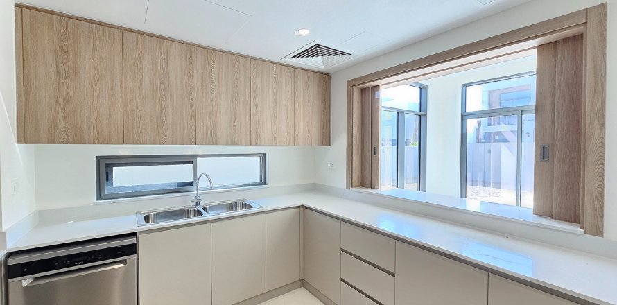 4 bedrooms Villa in Dubai South (Dubai World Central), UAE No. 149016