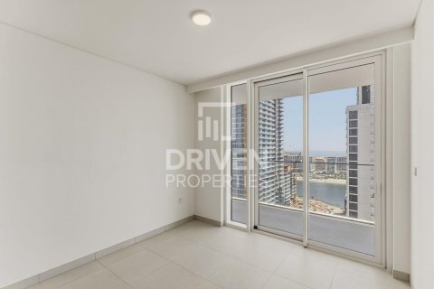 Квартира с 2 спальнями в EMAAR Beachfront, ОАЭ №192427 10