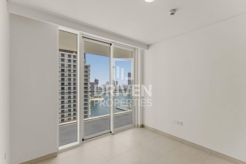 Квартира с 2 спальнями в EMAAR Beachfront, ОАЭ №192427 11
