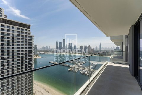 Квартира с 2 спальнями в EMAAR Beachfront, ОАЭ №192427 17