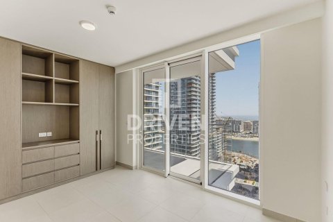 Квартира с 2 спальнями в EMAAR Beachfront, ОАЭ №192427 8