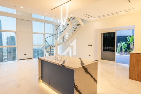 2 bedrooms Apartment in Central Park Tower, UAE No. 144055 3