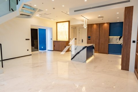2 bedrooms Apartment in Central Park Tower, UAE No. 144055 6