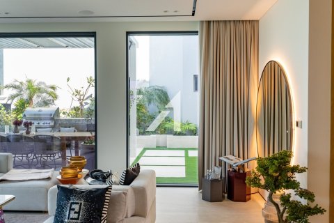 6 bedrooms Villa in Garden Homes, UAE No. 144060 17