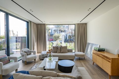 6 bedrooms Villa in Garden Homes, UAE No. 144060 27