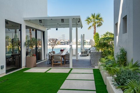 6 bedrooms Villa in Garden Homes, UAE No. 144060 21