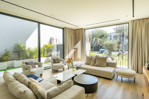 6 bedrooms Villa in Garden Homes, UAE No. 144060 12