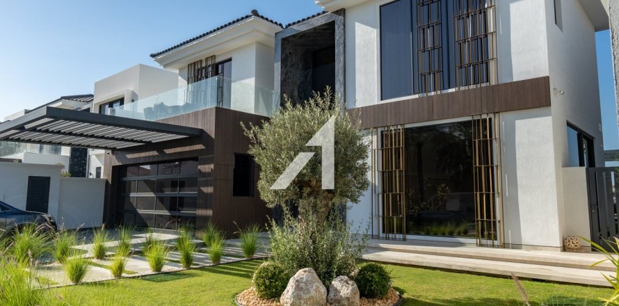 6 bedrooms Villa in Garden Homes, UAE No. 144060