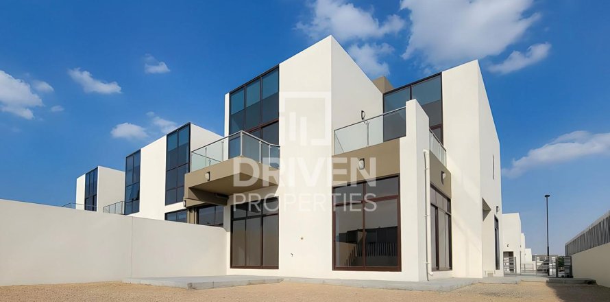 4 غرف نوم فيلا في District 11, الإمارات العربية المتحدة رقم 138802