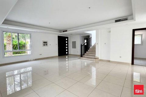4 bedrooms Villa in Dubai, UAE No. 161853