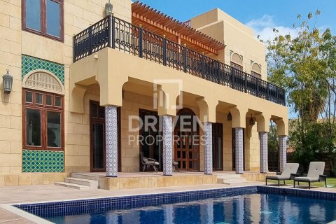 Вилла с 6 спальнями в Jumeirah 3, ОАЭ №192956 8