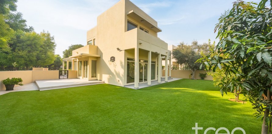 Villa de 3 dormitorios en Saheel, UAE No. 173944