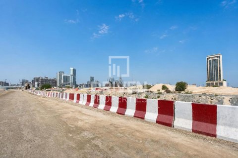 Land de 2091.9m² à Dubai, UAE No. 207113 9