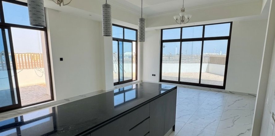Villa de 4 chambres à Dubai, UAE No. 203180