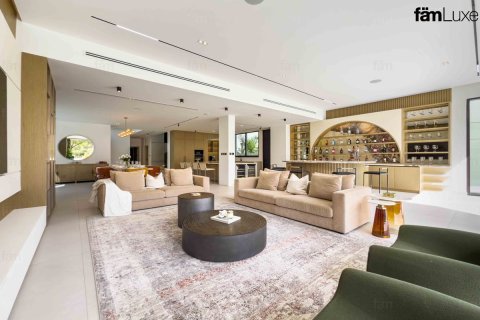 Villa de 5 dormitorios  No. 125254 2