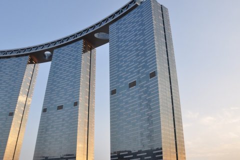 GATE TOWER 3 No. 70054