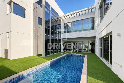 5 bedrooms Villa in District One, UAE No. 201377 22