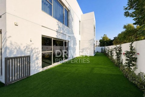 5 bedrooms Villa in District One, UAE No. 201377 23