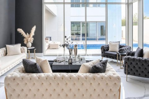 5 bedrooms Villa in District One, UAE No. 201377 3