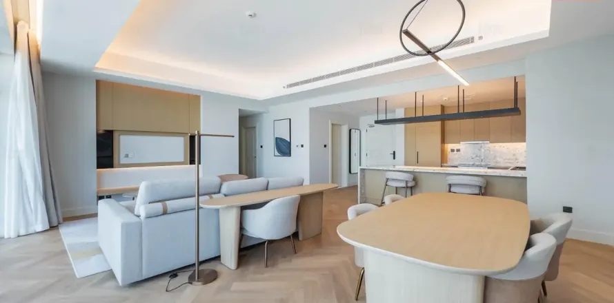 2 bedrooms Penthouse in Al Barsha, UAE No. 205197