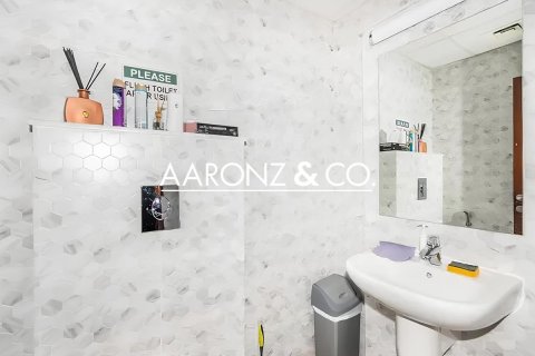 97مربع، مكتب في أبراج بحيرة جميرا, الإمارات العربية المتحدة رقم 144086 10