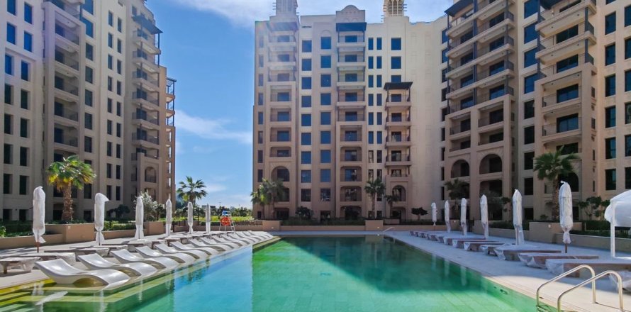 Apartment de 3 dormitorios en Umm Suqeim, UAE No. 143497
