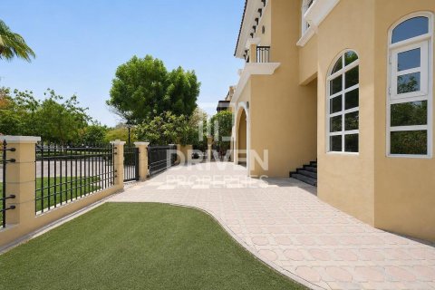 Villa de 5 dormitorios en The Villa, UAE No. 204637 25