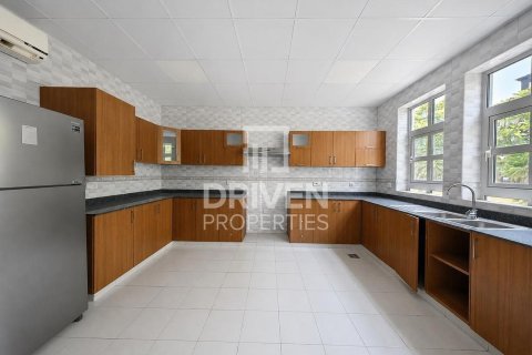 Villa de 5 dormitorios en The Villa, UAE No. 204637 18