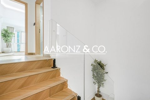 3 bedrooms Apartment No. 132828 11