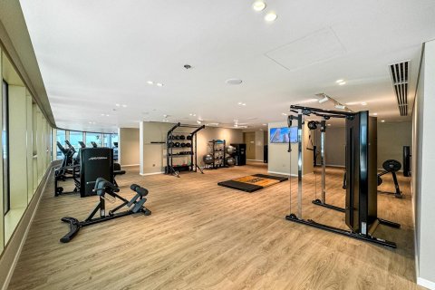 Квартира с 2 спальнями в EMAAR Beachfront, ОАЭ №89687 7