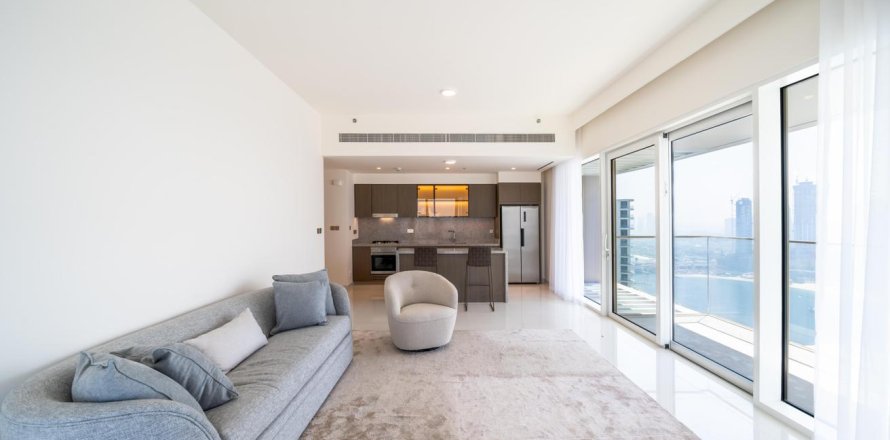 Квартира с 2 спальнями в EMAAR Beachfront, ОАЭ №89687