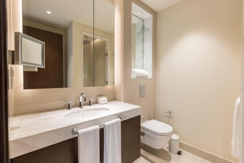 Квартира с 2 спальнями в The Address Residence Fountain Views, ОАЭ №89690 13