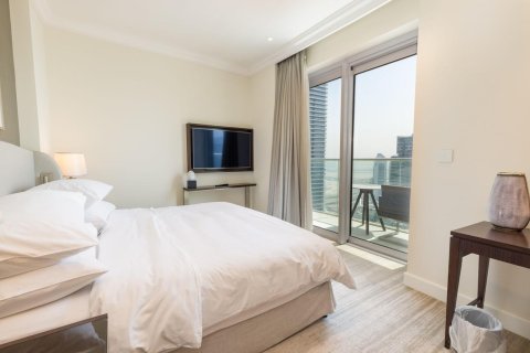 Квартира с 2 спальнями в The Address Residence Fountain Views, ОАЭ №89690 3