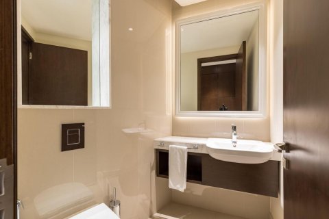 Квартира с 2 спальнями в The Address Residence Fountain Views, ОАЭ №89690 12