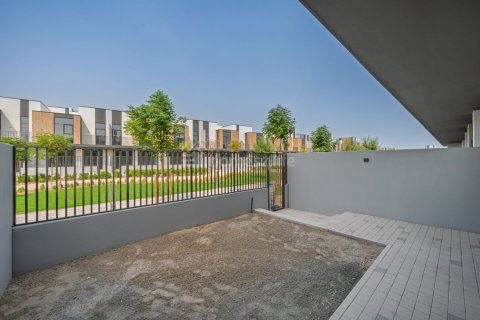 3 bedrooms Villa in Mudon, UAE No. 141150