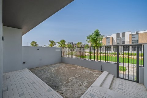 3 bedrooms Villa in Mudon, UAE No. 141150 4