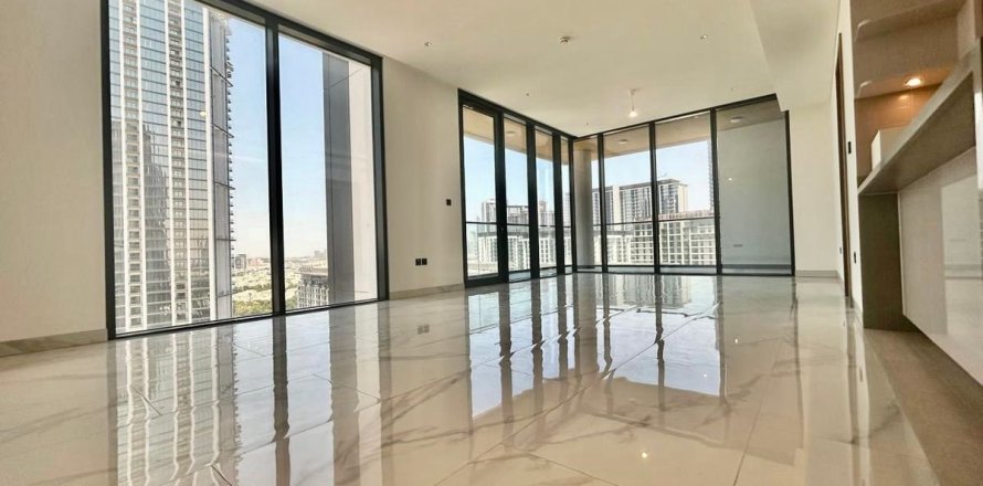 Apartment de 4 dormitorios en Dubai, UAE No. 169478