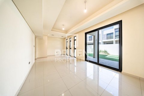 3 bedrooms Townhouse in Dubai, UAE No. 190886 4