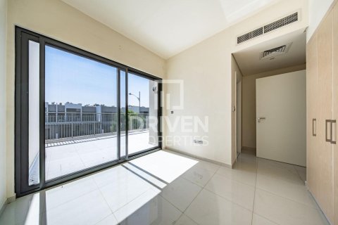 3 bedrooms Townhouse in Dubai, UAE No. 190886 9