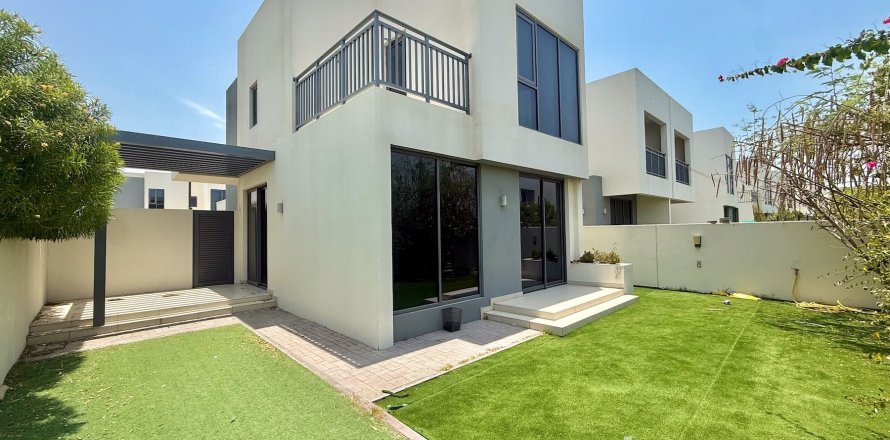 Villa de 4 dormitorios en Maple 3, UAE No. 173980