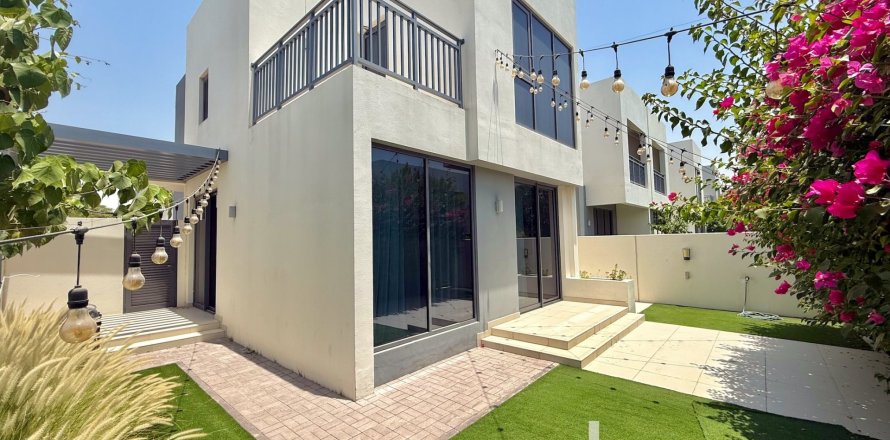 Townhouse de 4 dormitorios en Maple 3, UAE No. 173978