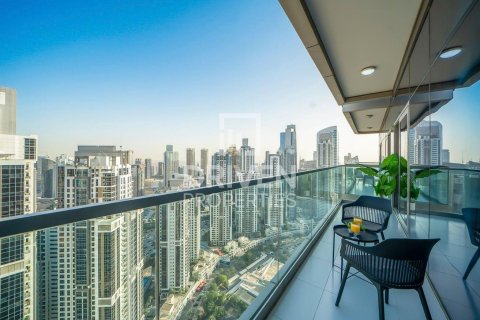 Квартира с 2 спальнями в Paramount Tower Hotel & Residences, ОАЭ №192890 3