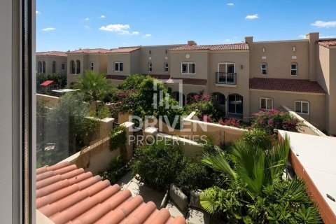 2 bedrooms Villa in Bella Casa, UAE No. 198776 6