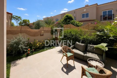 2 bedrooms Villa in Bella Casa, UAE No. 198776 3