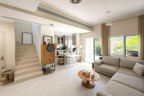 2 bedrooms Villa in Bella Casa, UAE No. 198776
