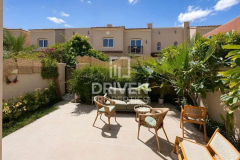 2 bedrooms Villa in Bella Casa, UAE No. 198776 4