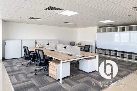 126m² Office in Jumeirah Lake Towers, UAE No. 210657 4
