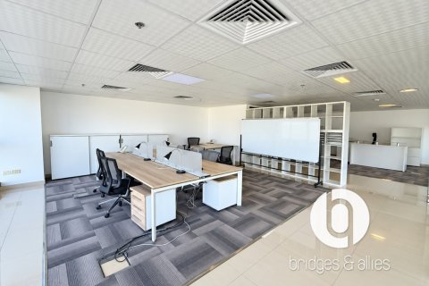 126m² Office in Jumeirah Lake Towers, UAE No. 210657 5