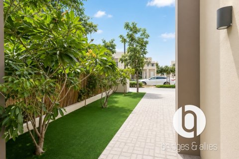 5 bedrooms Villa in Dubai Hills Estate, UAE No. 210662 4