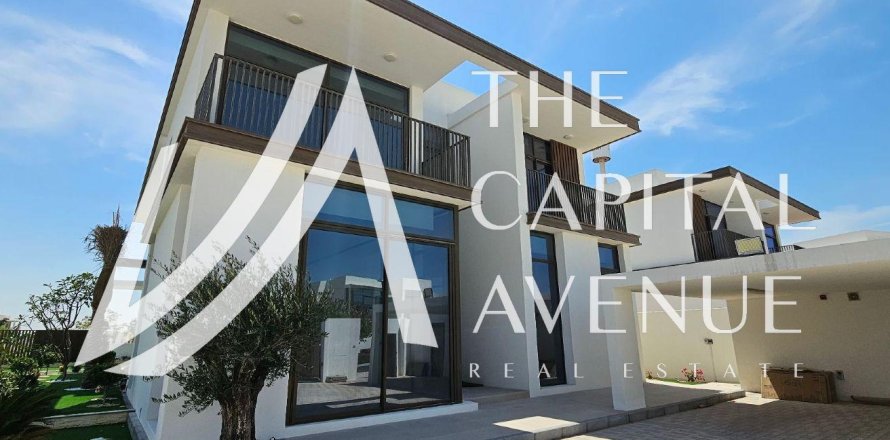 5 bedrooms Villa  No. 120172